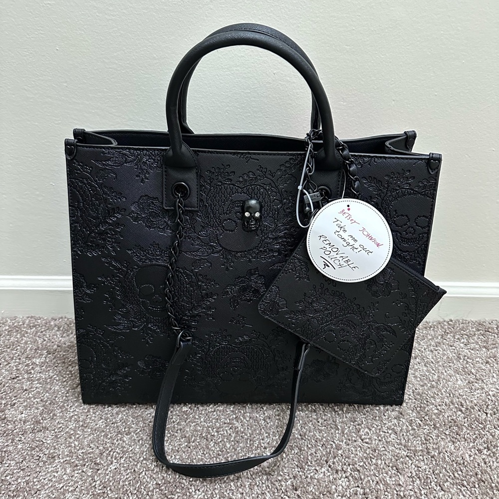 NWT Betsey Johnson Skull Bag